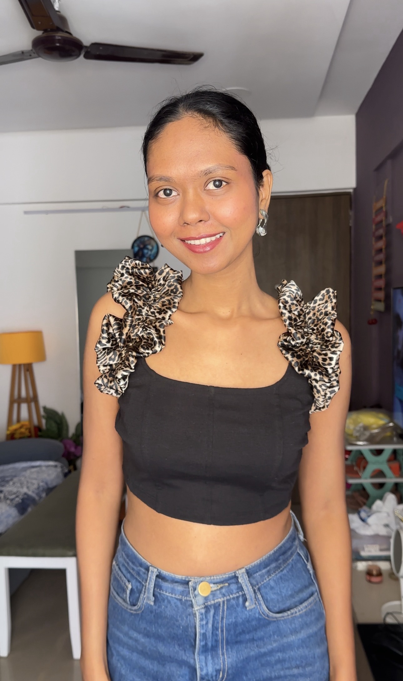 Animal Print satin ruffle sleeves