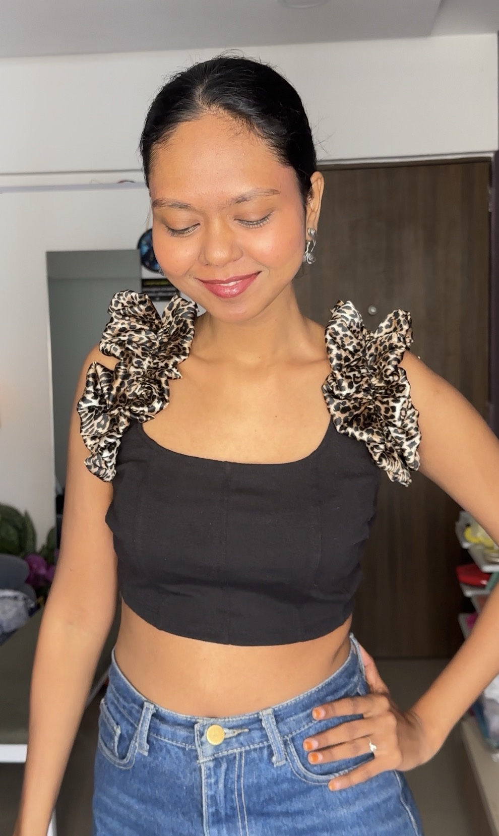 Animal Print satin ruffle sleeves