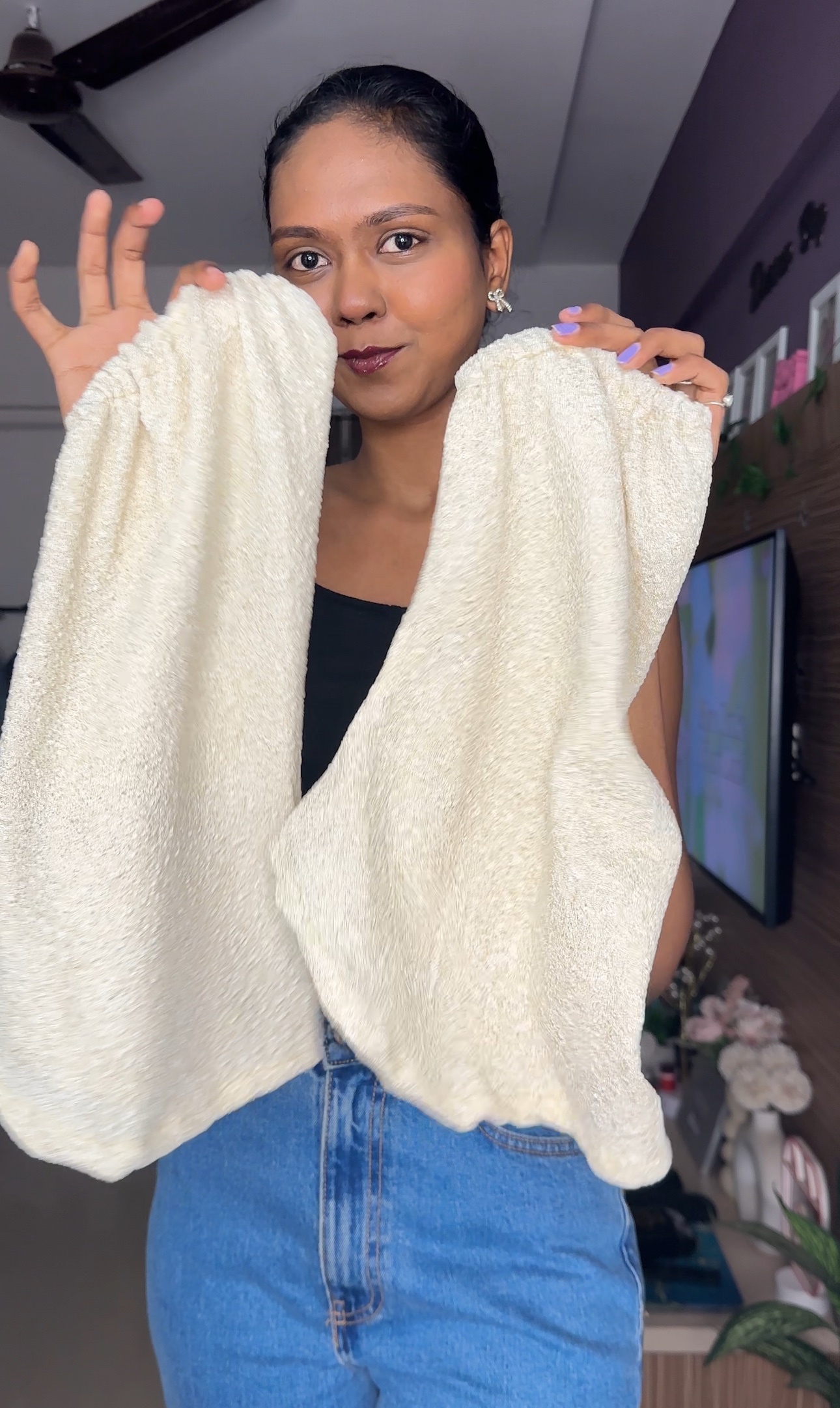 Cream Bell Crushed Stretchable Sleeves
