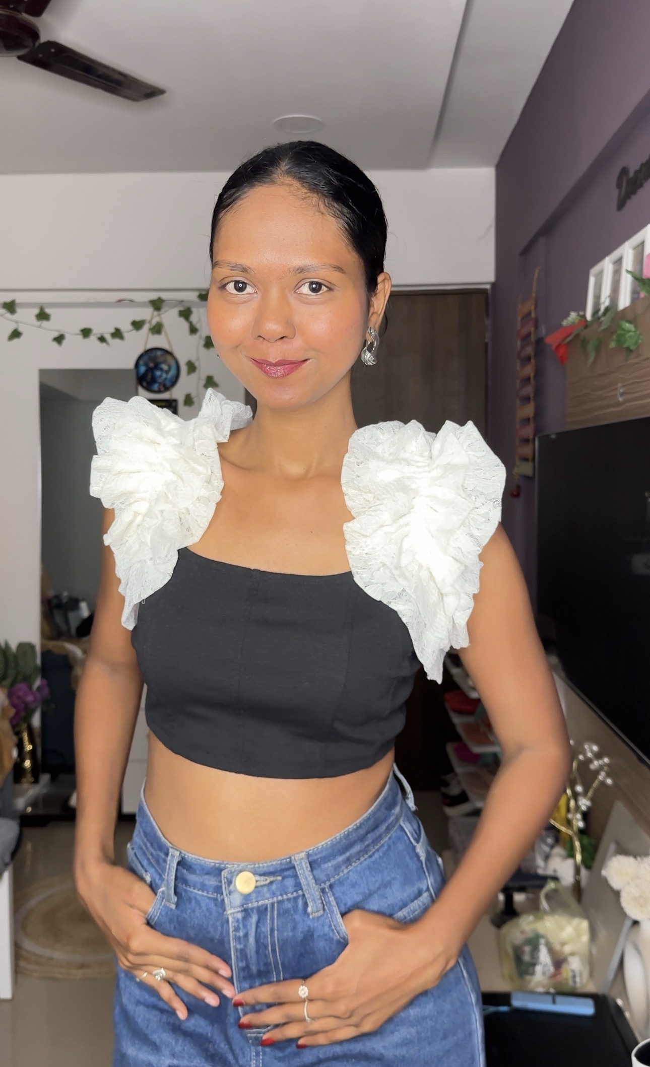 White Brasso Ruffle Sleeves