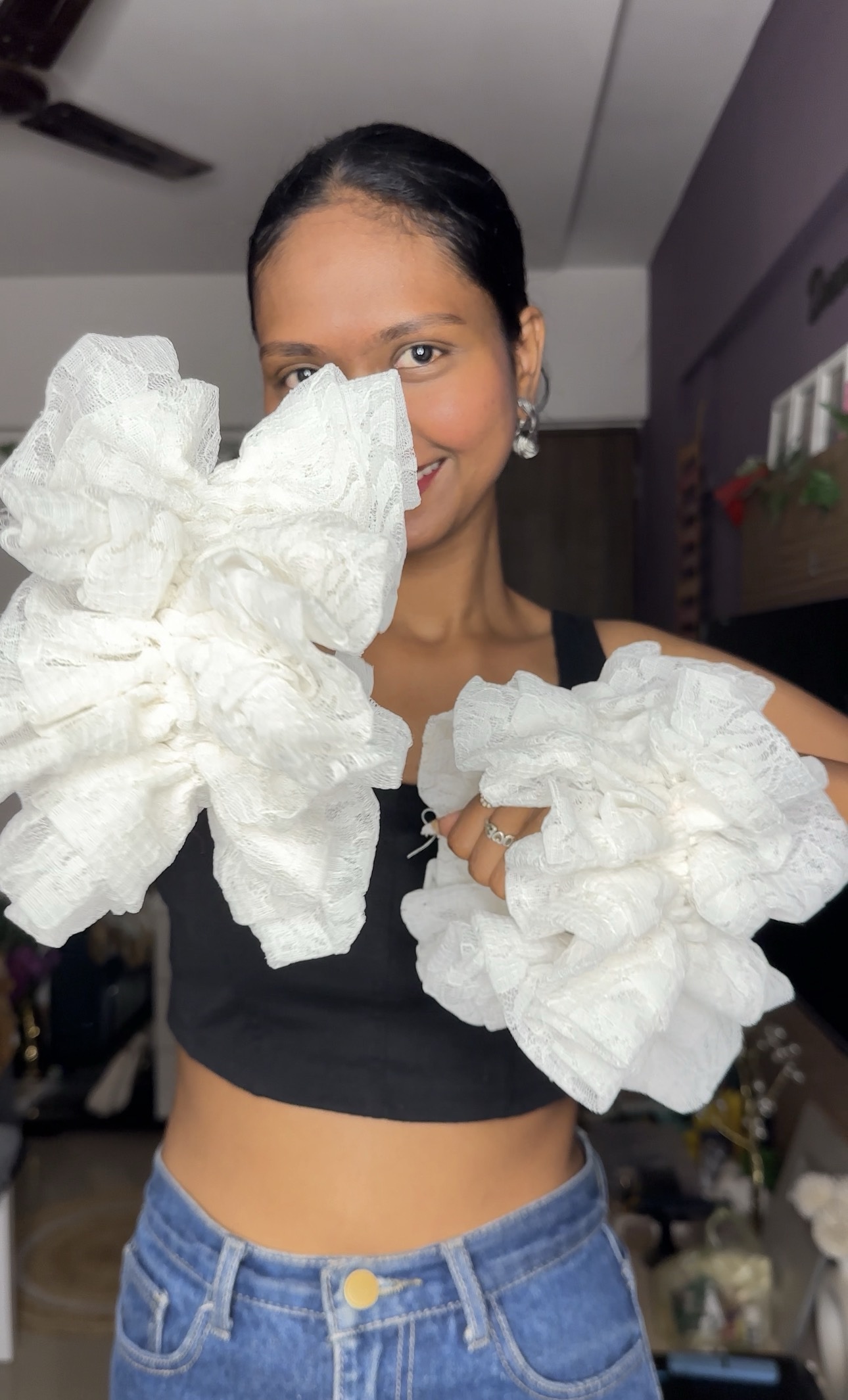 White Brasso Ruffle Sleeves