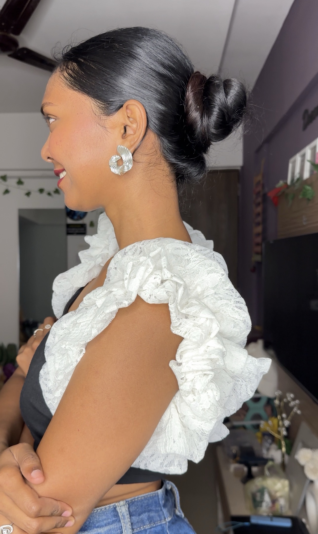 White Brasso Ruffle Sleeves