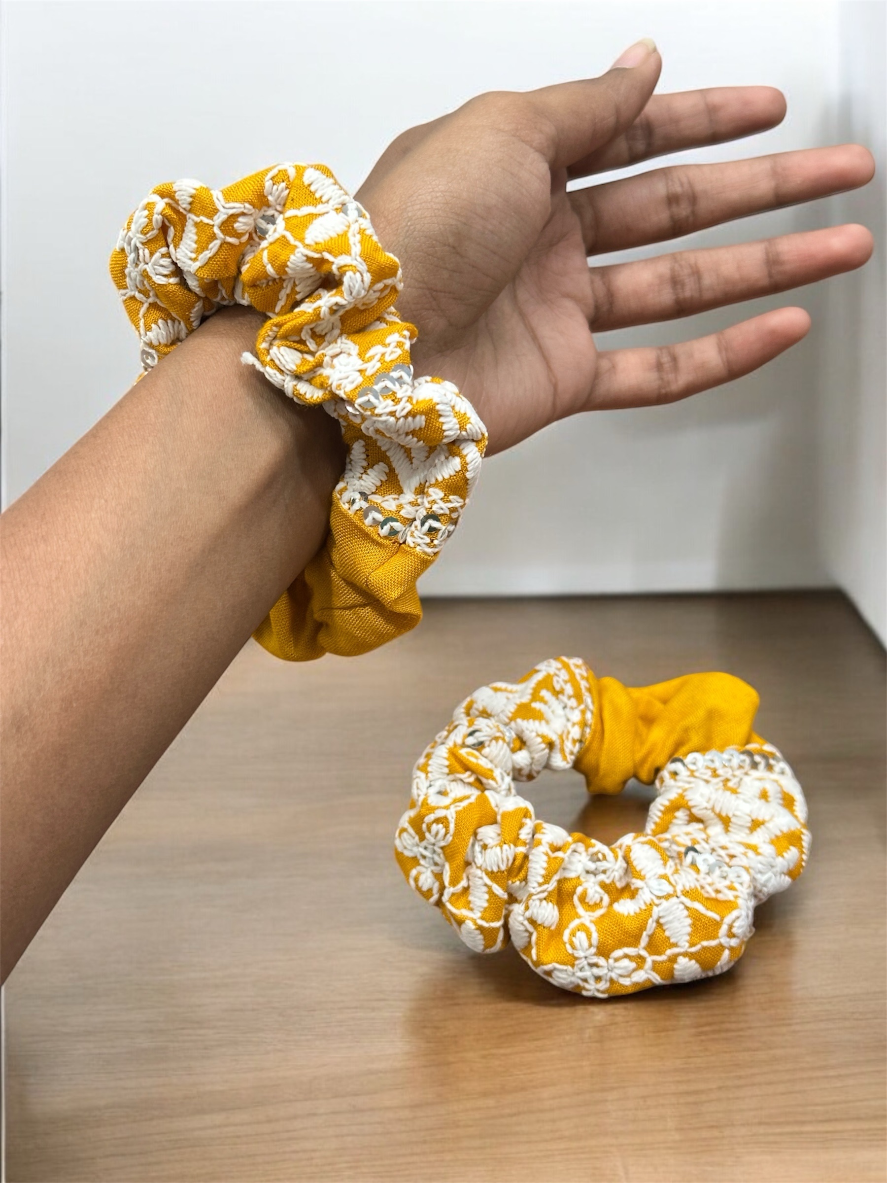 Set of 2 Trendy Scrunchie