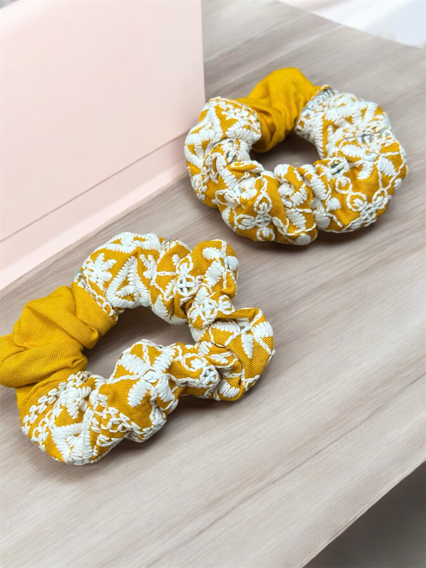 Set of 2 Trendy Scrunchie