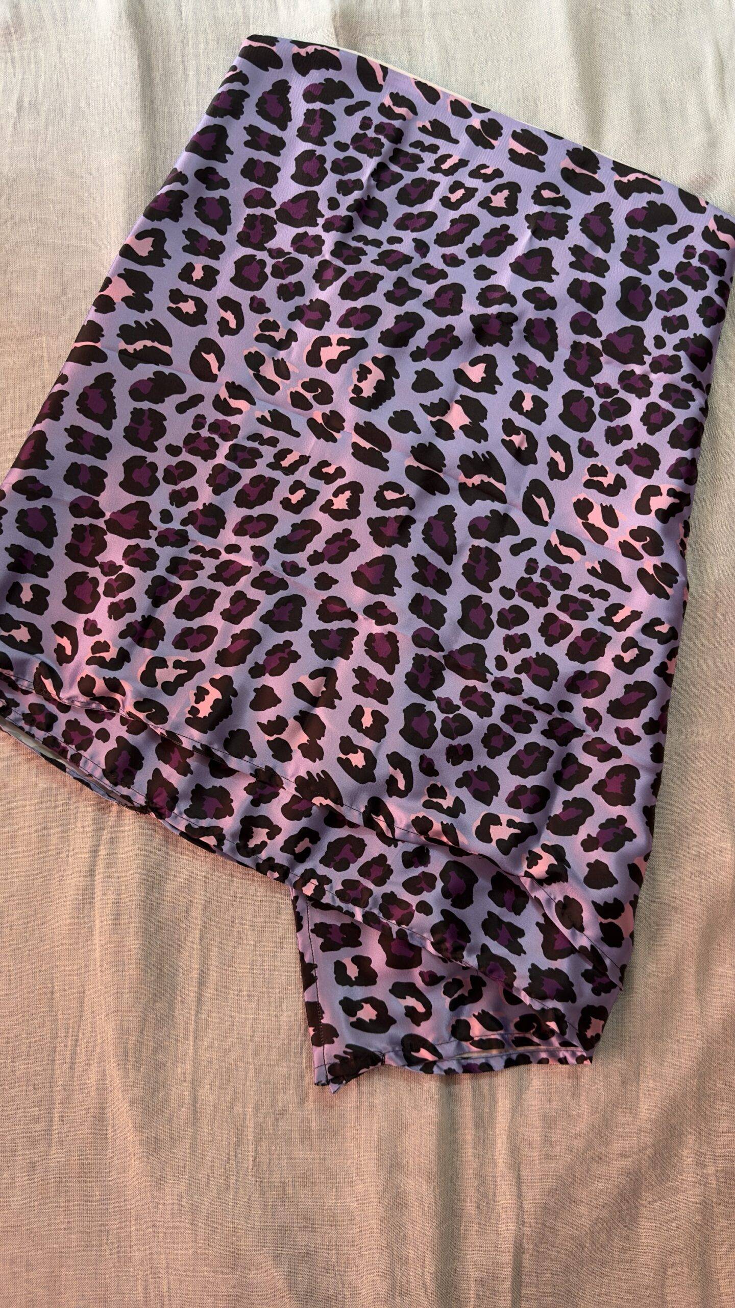 Detachable Animal Print Satin Ruffle Sleeves
