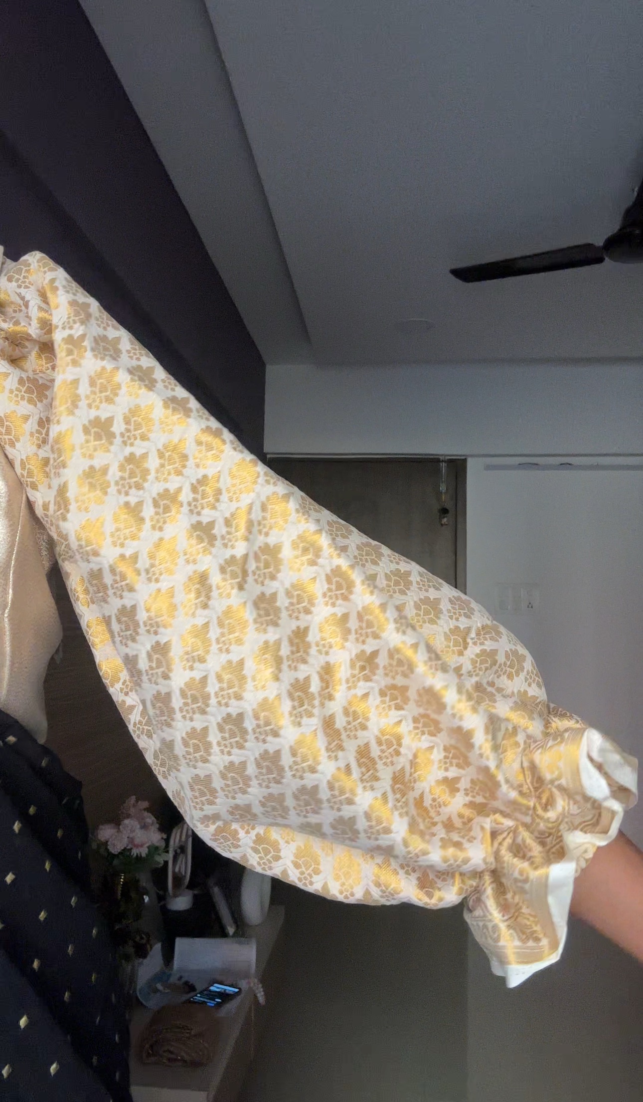 Golden Silk Detachable Sleeves