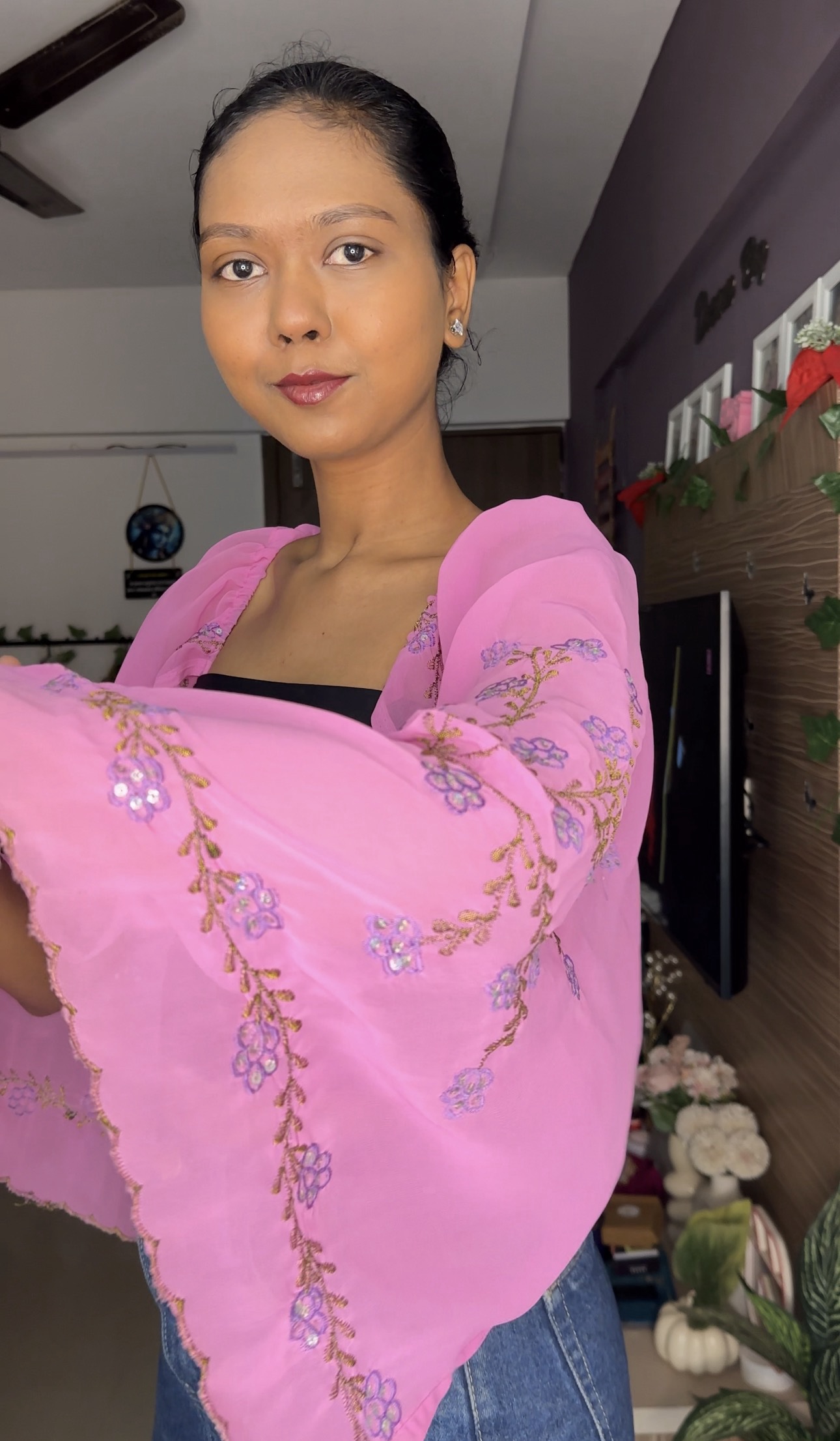 Pink Detachable Embroidered Bra Straps Sleeves
