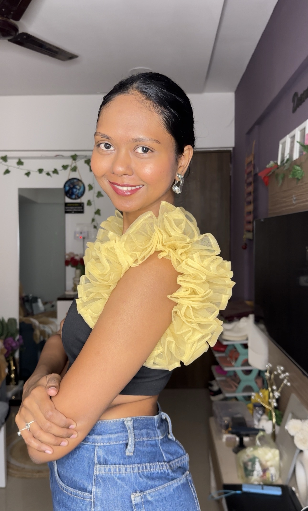 Light Yellow Net Ruffle Sleeves
