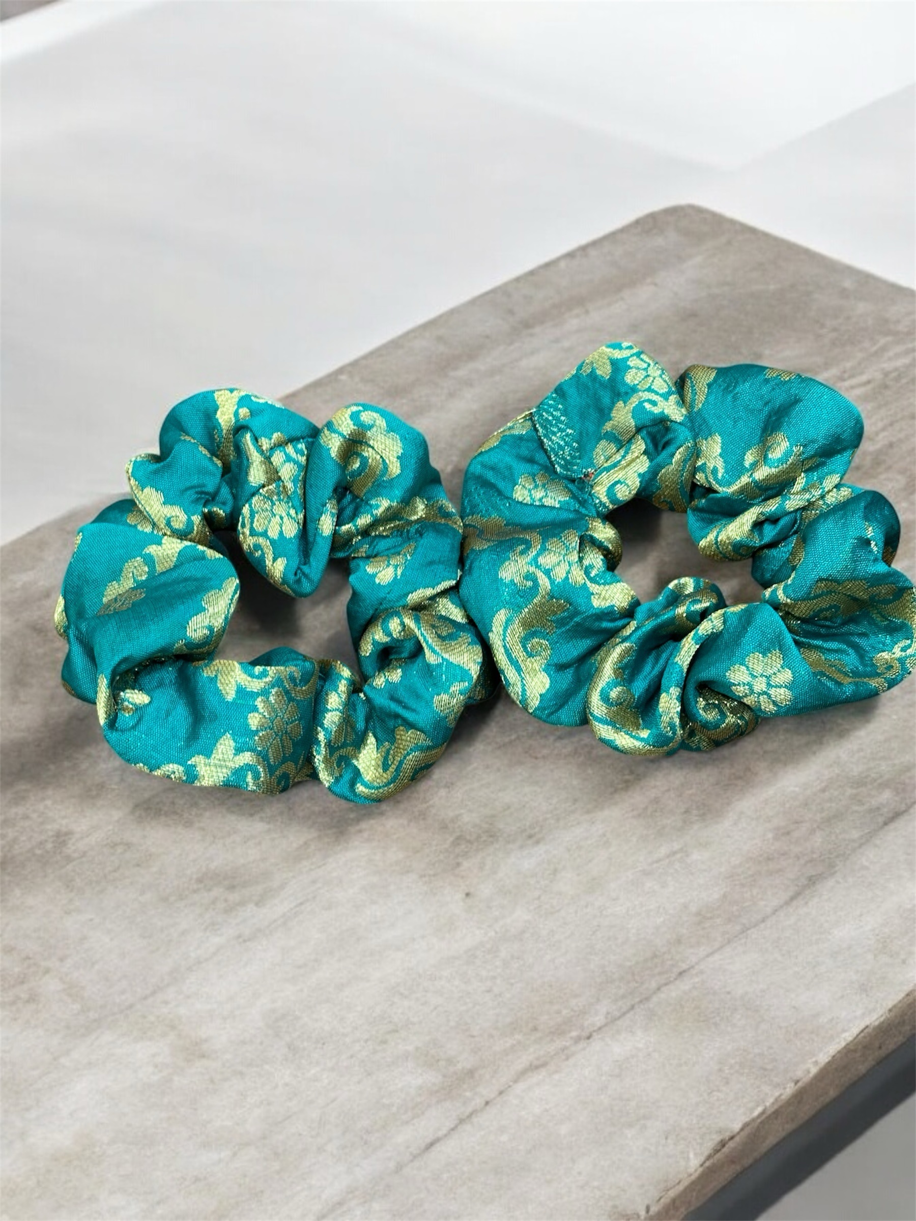 Set of 2 Trendy Scrunchie